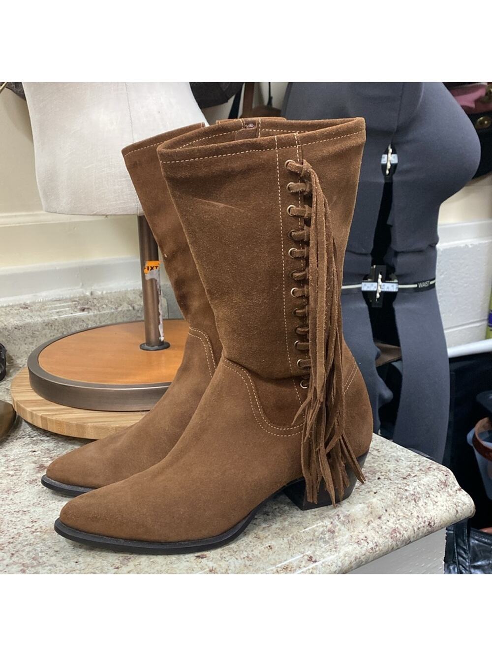 Durango vintage women’s size 7 medium suede leather fringe boots